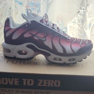Nike Women's Pink and White Sneakers